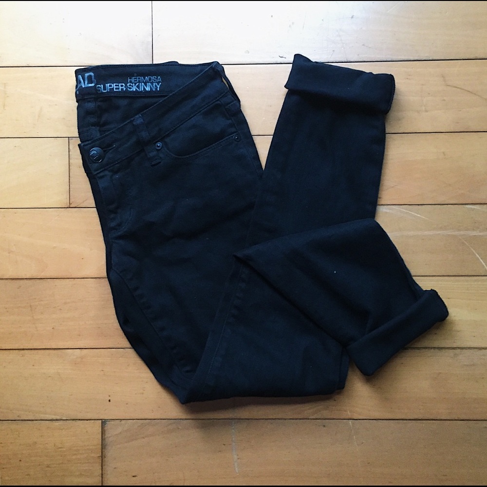 NWOT Bullhead Hermosa Super Skinny Jeans